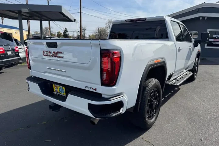 $49998 : 2021 GMC Sierra 2500HD AT4 image 8