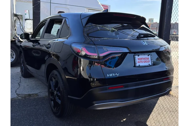 $20895 : Honda HR-V 2023 AWD Sport 4d image 6