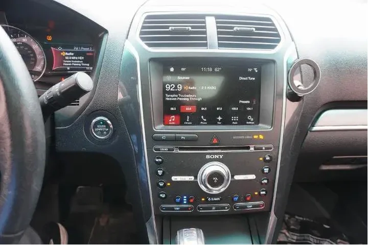 $14888 : Ford Explorer 2017 AWD Sport image 8