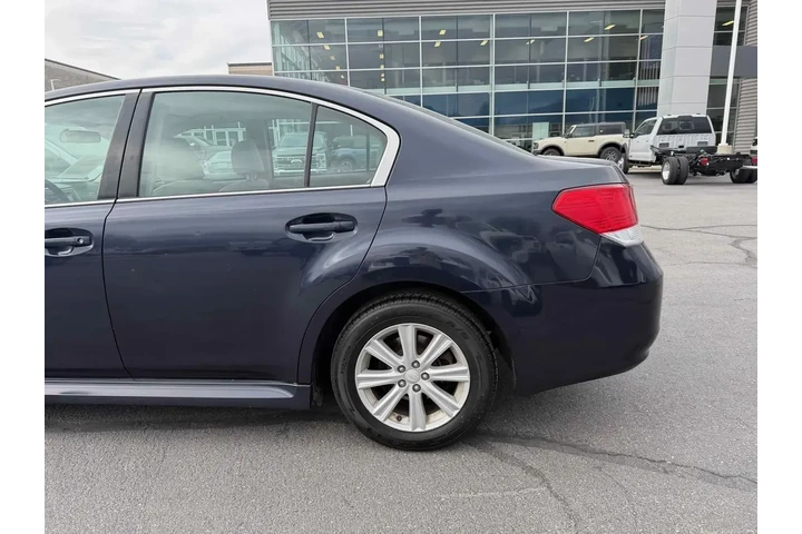 $6659 : Subaru Legacy 2012 AWD 2.5i image 4