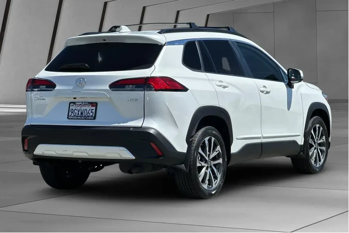 $27700 : Toyota Corolla Cross 2023 XL image 2