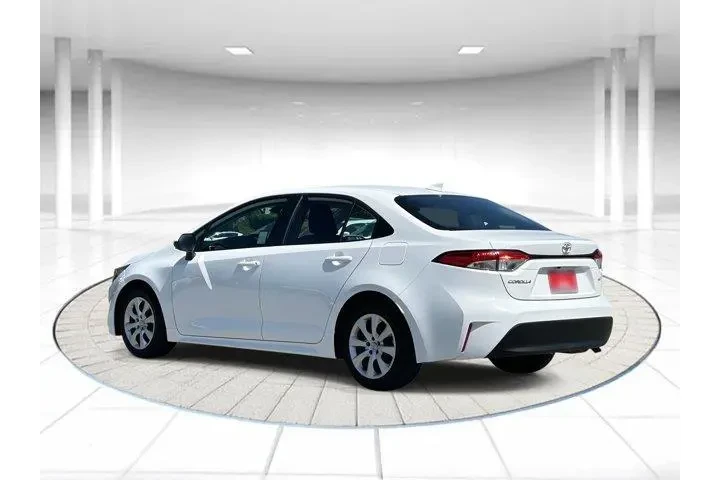 $19340 : Toyota Corolla 2024 LE 4dr S image 2