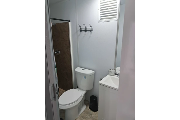 $1000 : EFFICENCE .MIAMI GARDENS image 4