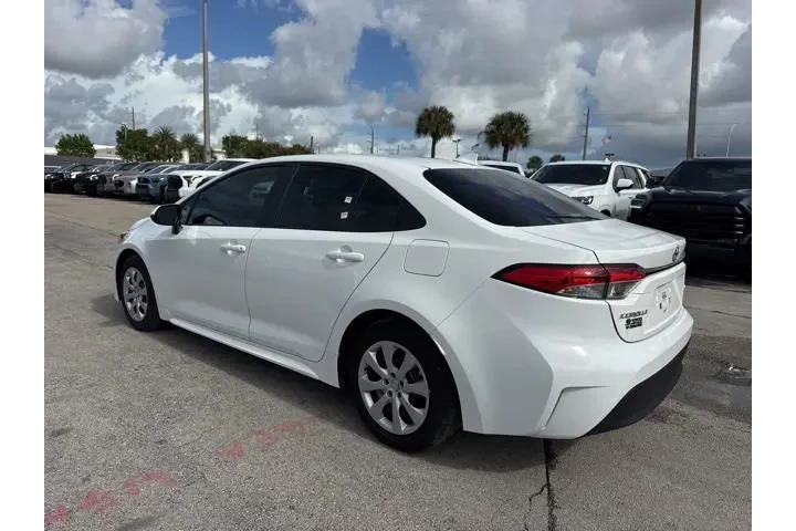 $18988 : Toyota Corolla 2024 LE 4dr S image 5