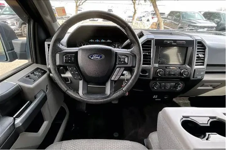 $22716 : Ford F-150 2016 4x2 XLT 4dr image 6