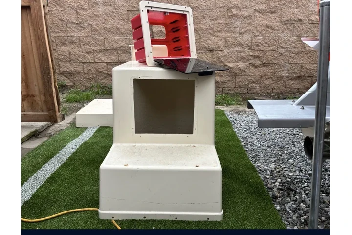 $300 : Seat and Tackle Compartment image 1