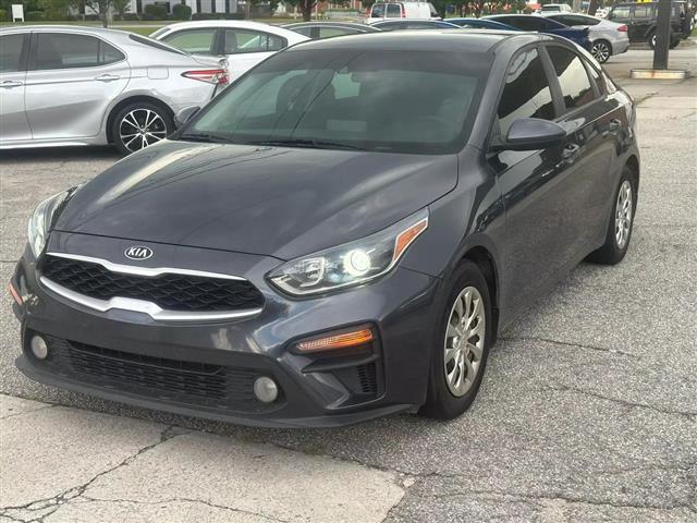 $13990 : 2020 KIA FORTE image 3