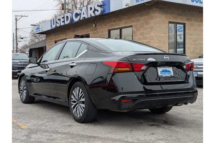 $17998 : Nissan Altima 2024 2.5 SV 4d image 6