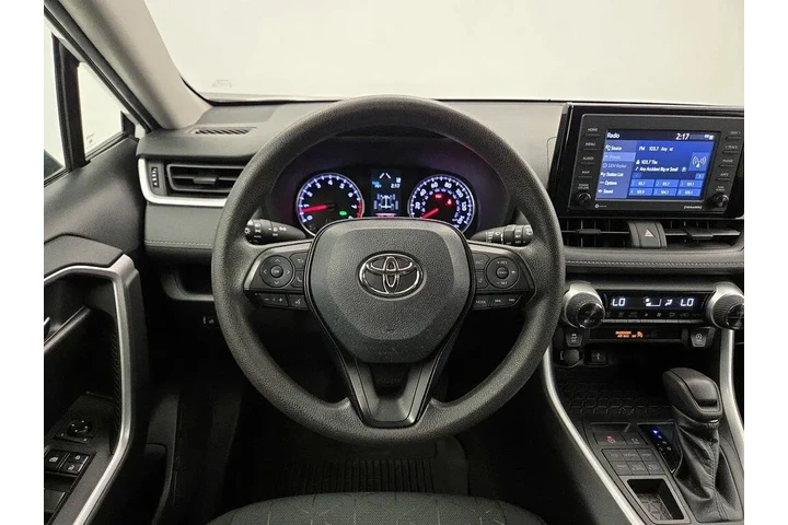 $26998 : Toyota RAV4 2021 AWD XLE 4dr image 10