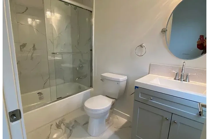 $2400 : Available 3Bed/2Bath in LA image 9