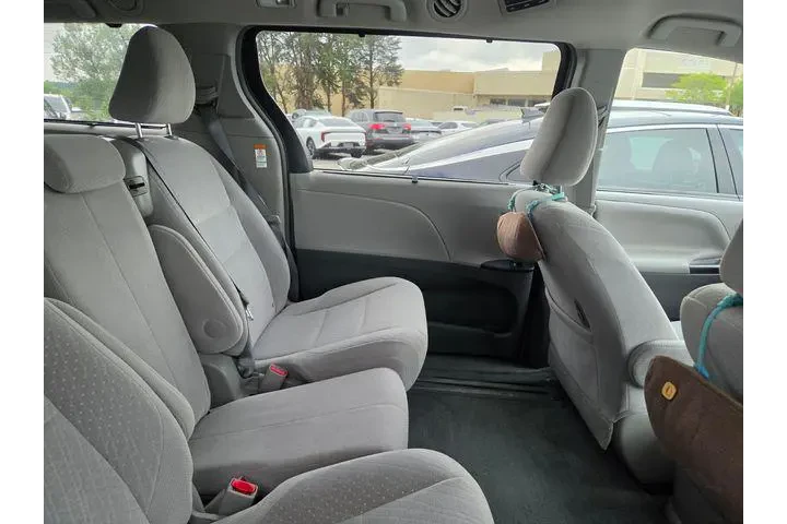 $17991 : Toyota Sienna 2016 LE 7-Pass image 9