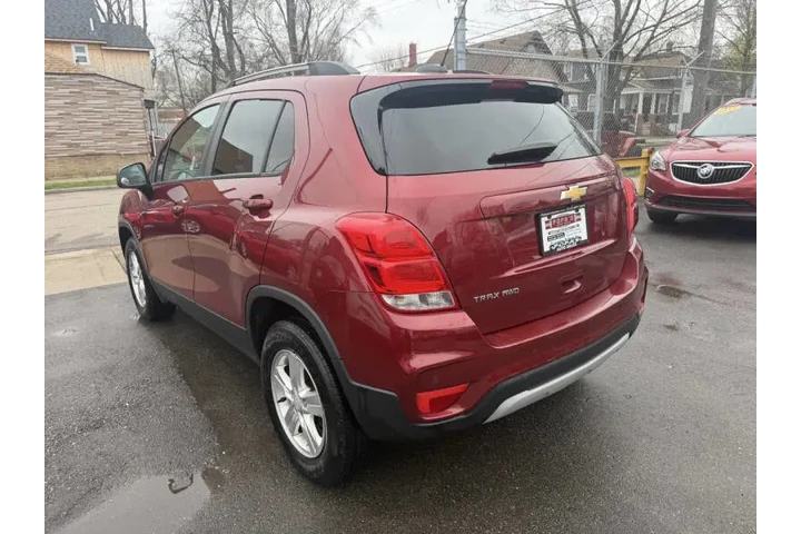 2022 Trax LT image 5