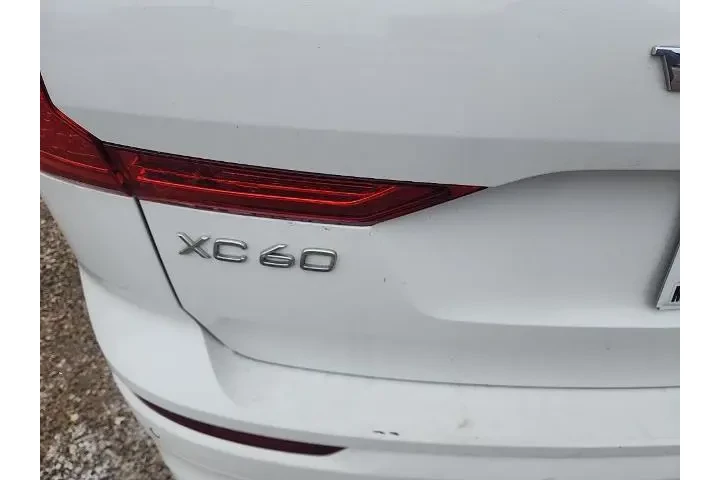 $20990 : Volvo XC60 2022 AWD B5 Momen image 8