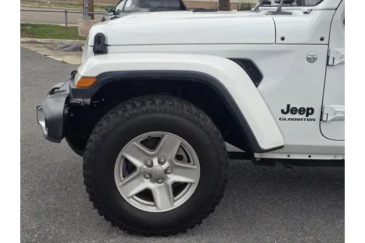 $29999 : Jeep Gladiator 2021 4x4 Spor image 9