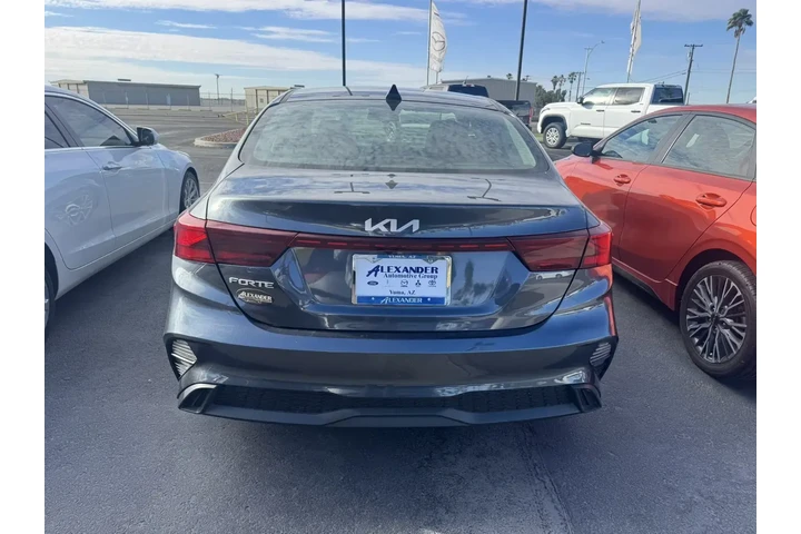 $19999 : Kia Forte 2023 LX 4dr Sedan image 6