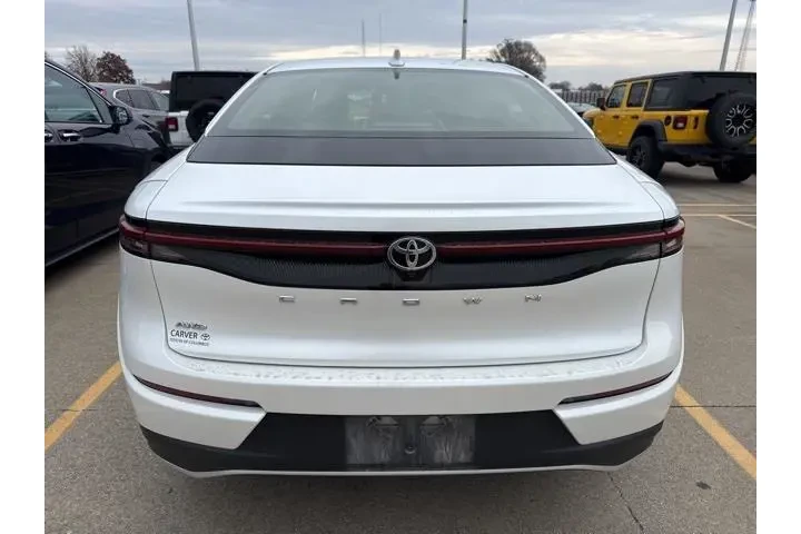 $35933 : Toyota Crown 2023 AWD XLE 4d image 7
