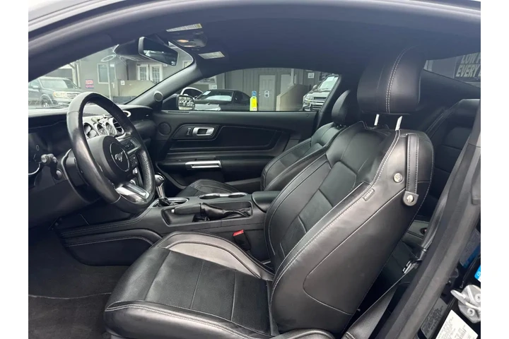 2022 Mustang GT Premium Coupe image 10