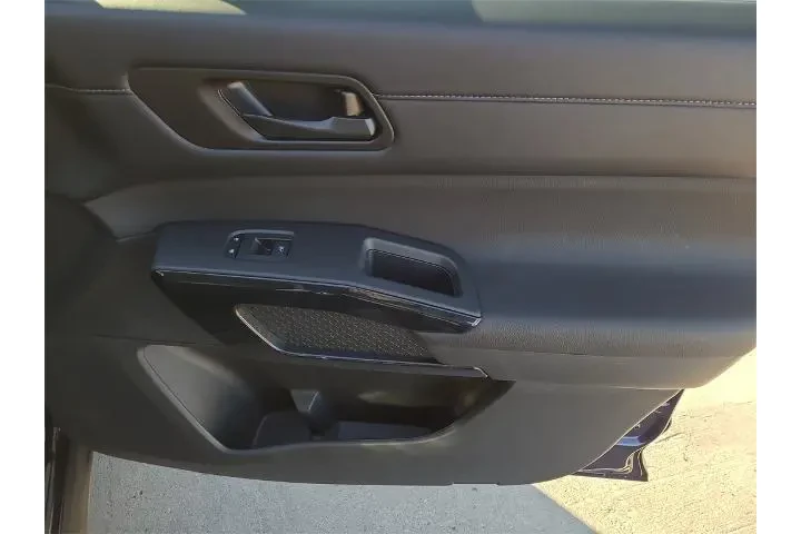 $33875 : Nissan Pathfinder 2025 SV 4d image 8