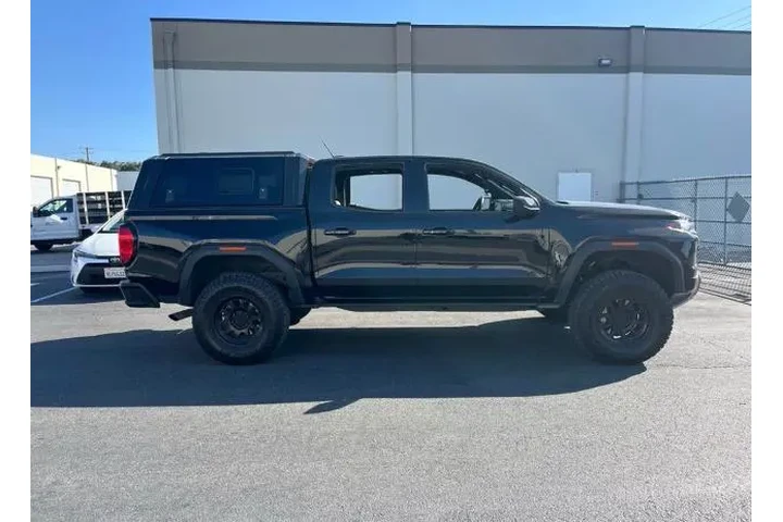 $36489 : GMC Canyon 2023 4x4 AT4 4dr image 3