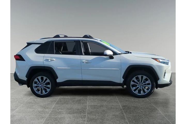 $29594 : Toyota RAV4 2022 XLE Premium image 6