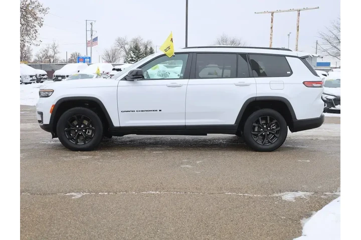 $29990 : Jeep Grand Cherokee L 2024 4 image 6