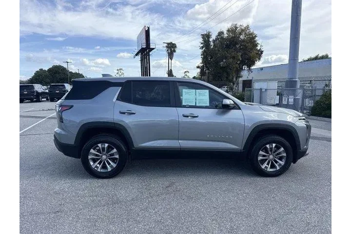 $23000 : Chevrolet Equinox 2025 LT 4d image 2