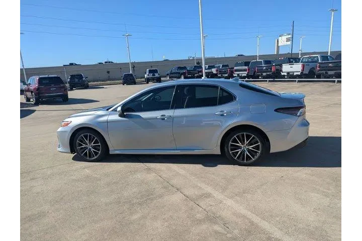 $25495 : Toyota Camry 2024 XLE 4dr Se image 6