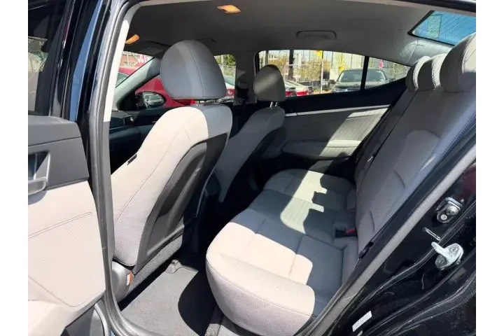 2019 HYUNDAI ELANTRA2019 HYUN image 8