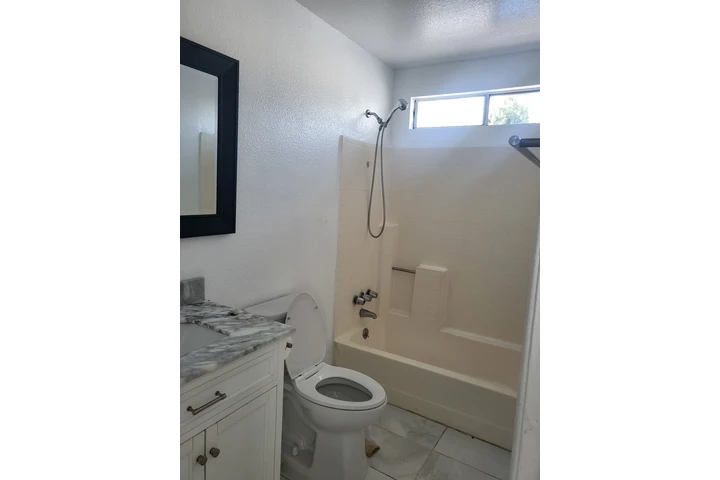 $1600 : Apartamento en los Angeles image 3