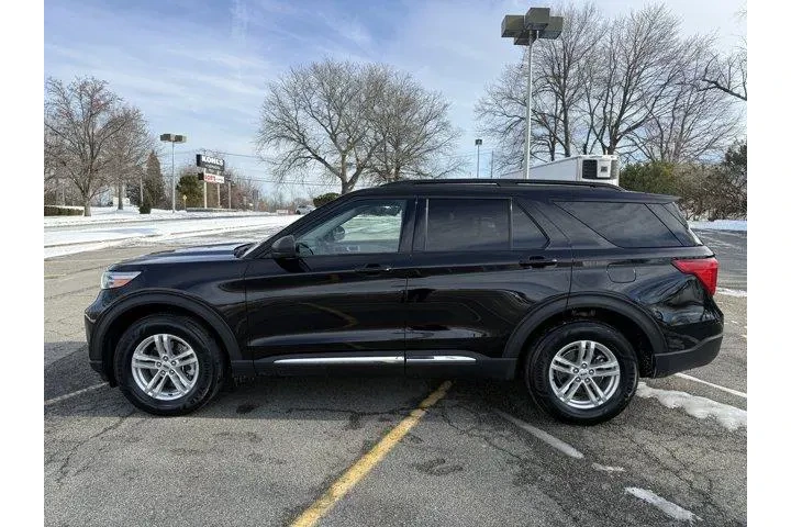 $30985 : Ford Explorer 2022 AWD XLT 4 image 3