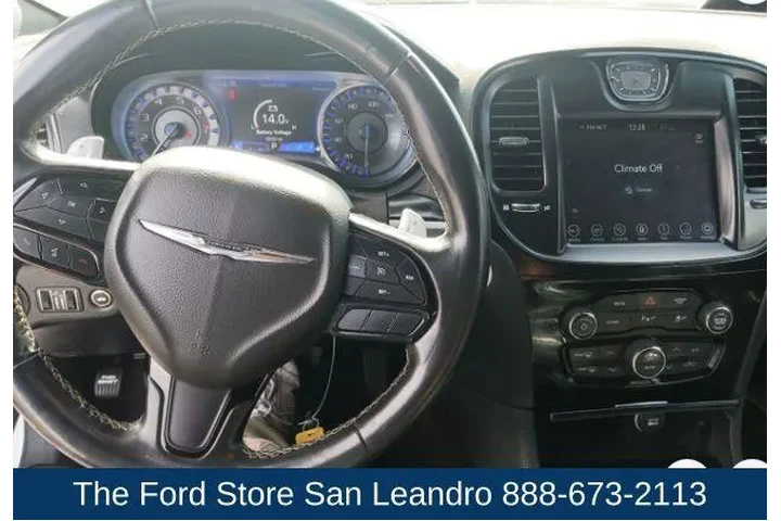 $22950 : Chrysler 300 2022 S V6 4dr S image 9