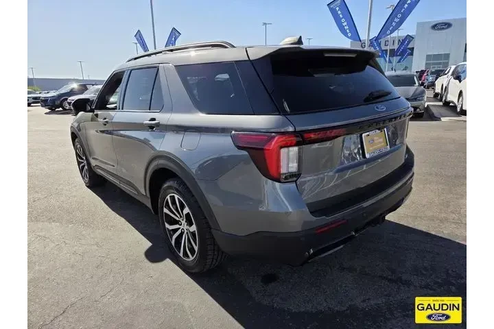 $39777 : Ford Explorer 2025 AWD ST-Li image 5