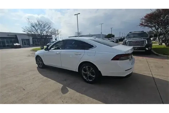 $25987 : Honda Accord 2024 EX 4dr Sed image 6