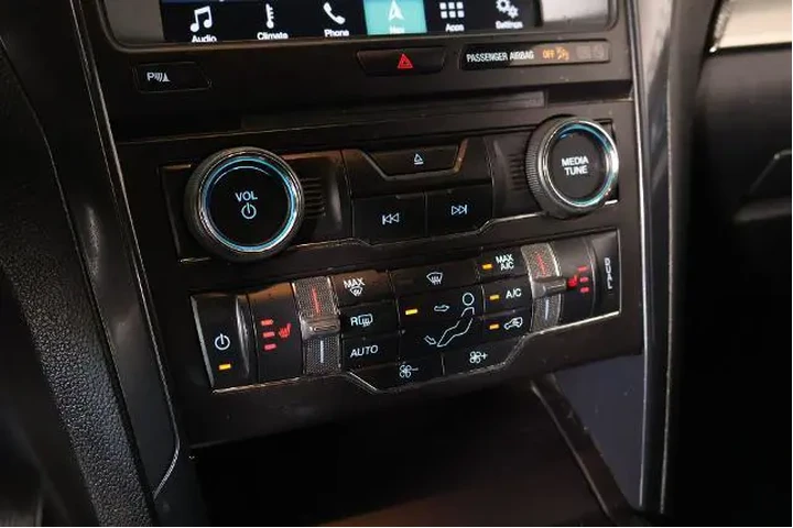 $15657 : Ford Explorer 2018 XLT 4dr S image 8