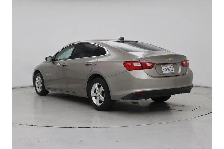 $17998 : Chevrolet Malibu 2022 LS 4dr image 2