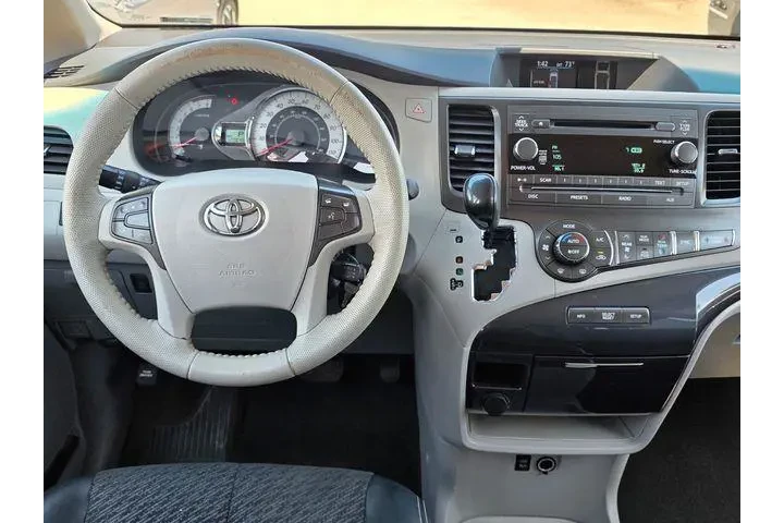 $15791 : Toyota Sienna 2014 SE 8-Pass image 5