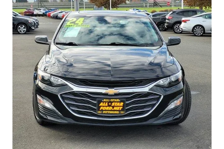 $21750 : Chevrolet Malibu 2024 LT 4dr image 2