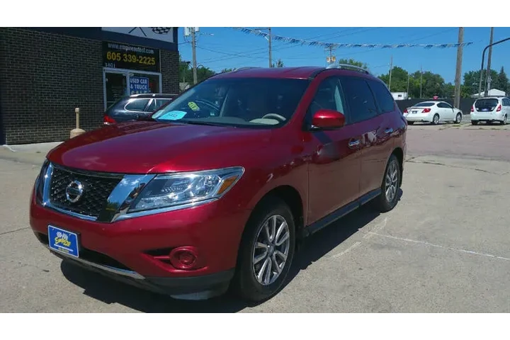 $7599 : 2014 Pathfinder SV image 4