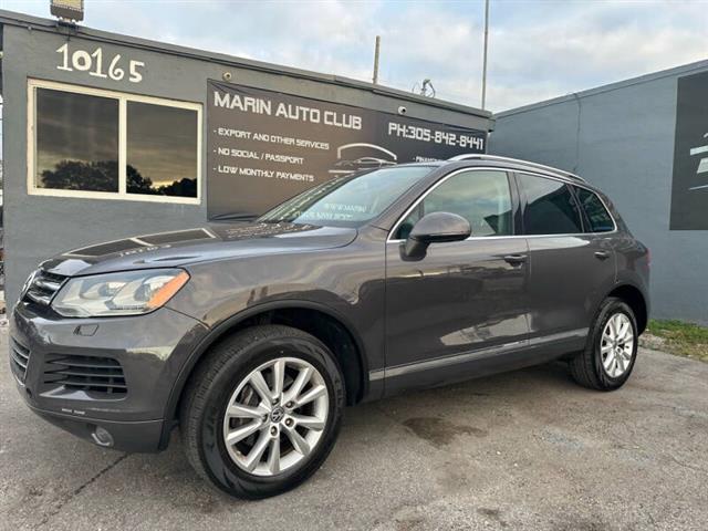 $7850 : 2013 Touareg VR6 Sport image 2