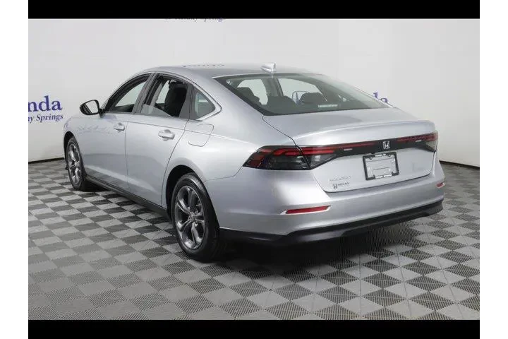 $28875 : Honda Accord 2024 EX 4dr Sed image 5