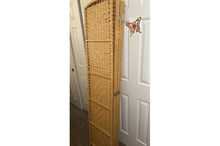 $20 : 4-Panel Room Divider 6 ft. image 1