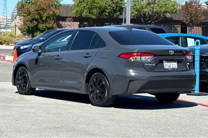 $22888 : Toyota Corolla 2024 LE 4dr S image 4