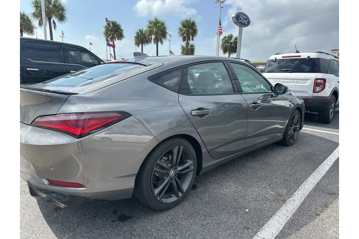 $31991 : Acura Integra 2024 4dr Liftb image 2