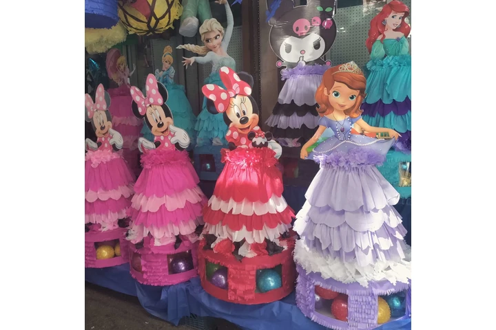 JASMINE'S PINATAS image 1