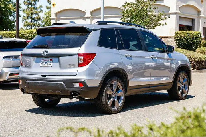 $27483 : Honda Passport 2021 AWD Tour image 5