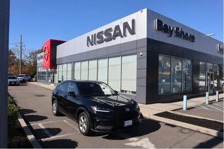 $23360 : Honda HR-V 2025 LX 4dr Cross image 2