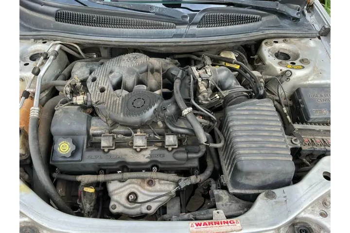 $1600 : 2004 Stratus SE image 10