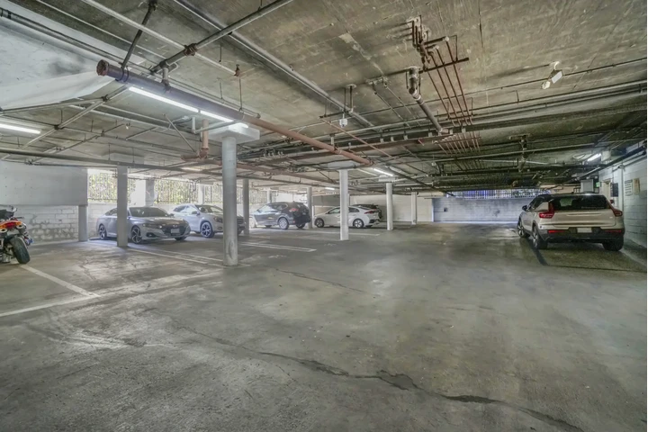 $1895 : Apt 1 Recamara/Parking Gratis image 1