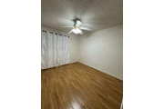 $750 : Recámara en reseda SF valley thumbnail