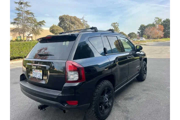 $7700 : 2016 Compass Sport image 6